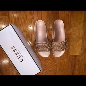Chain Slides by GUESS